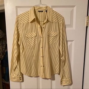 American Eagle Outfitters women’s long sleeve button down